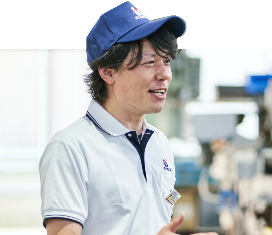 共立従業員の笑顔