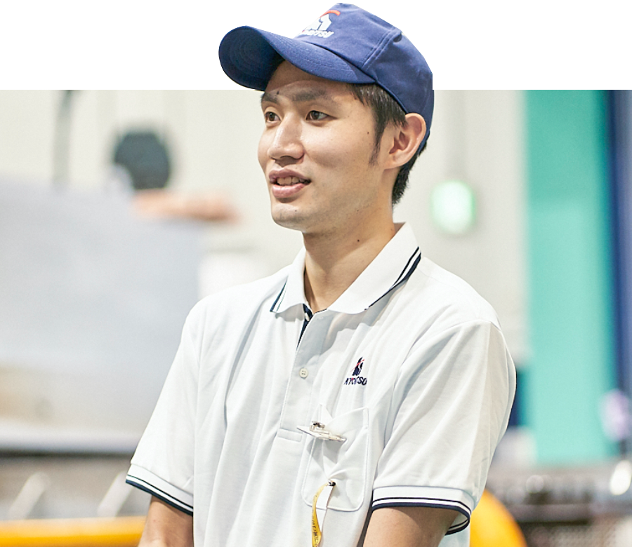 共立従業員の笑顔
