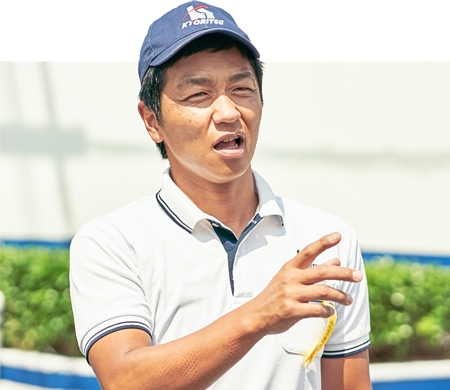 共立従業員の笑顔